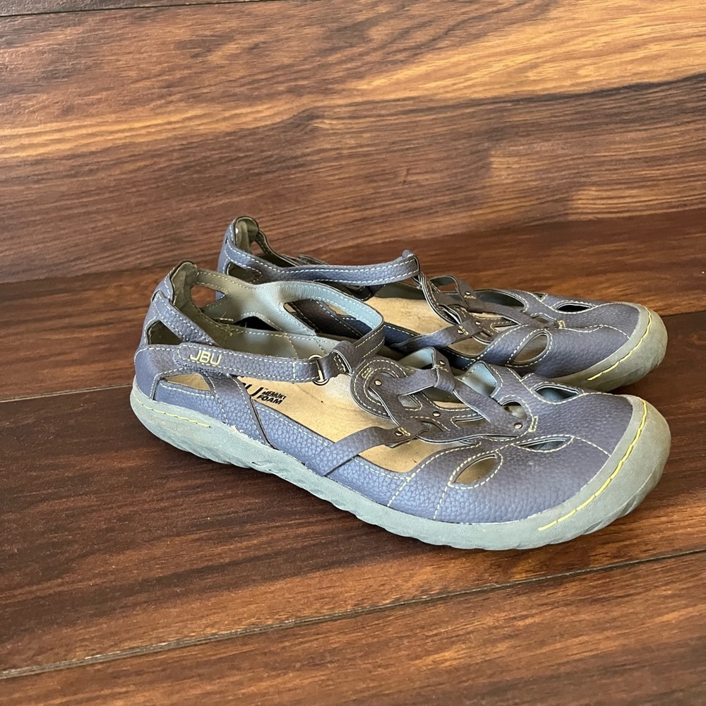 JBU Women's Gray Athletic Shoes